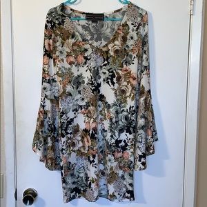 Floral wide sleeved dress